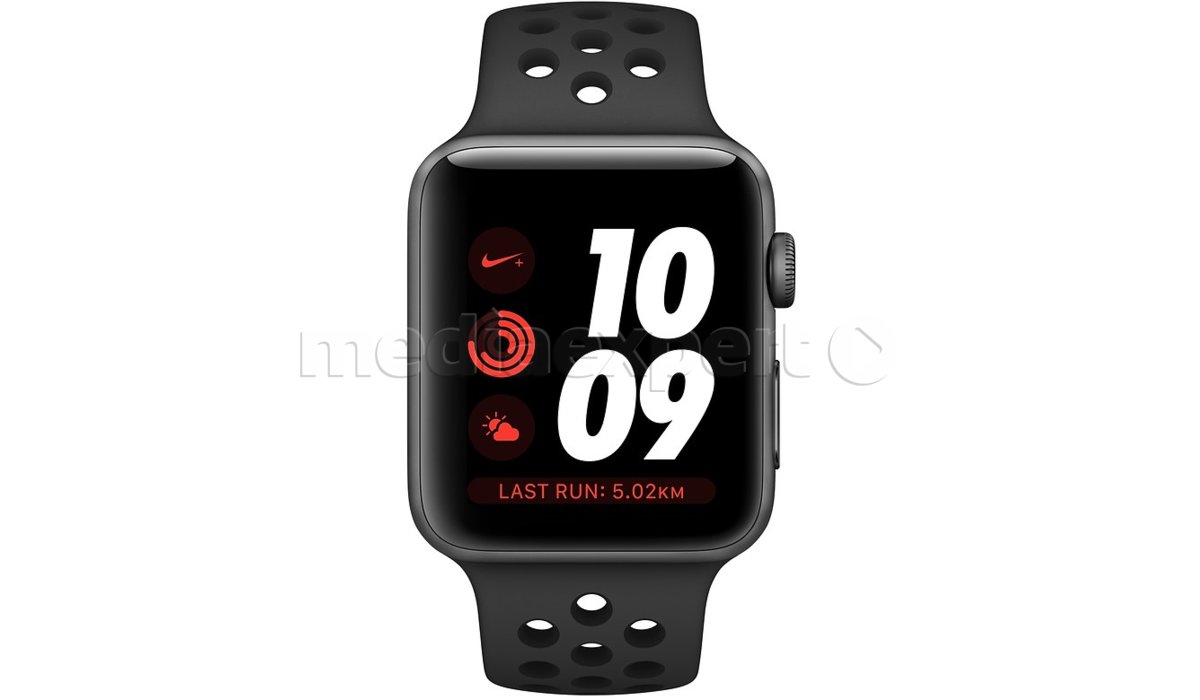 fitbit versa vs apple watch series 4