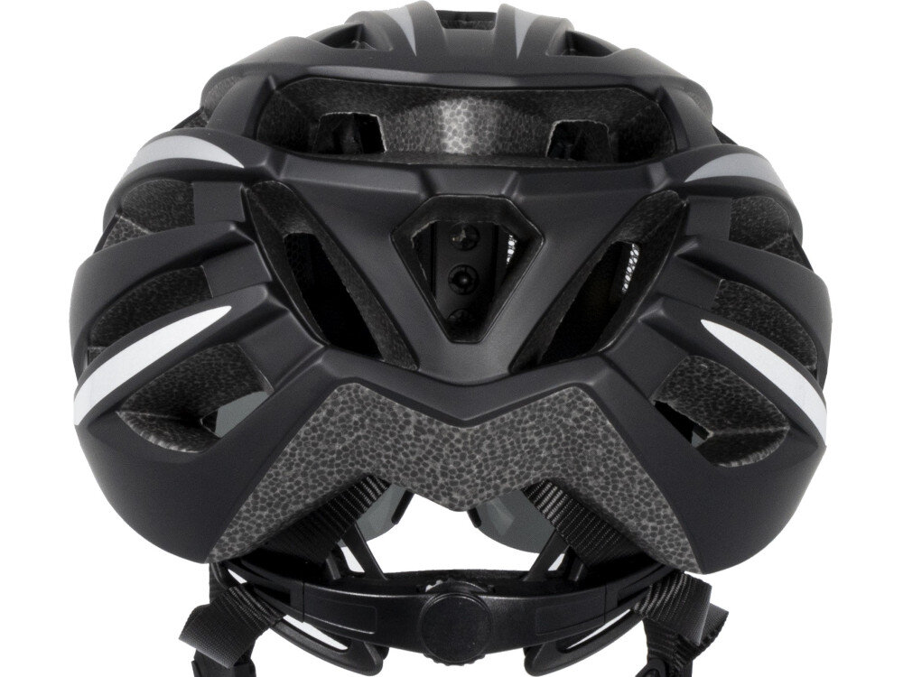 Czarno-srebrny kask z widocznymi otworami wentylacyjnymi i białymi elementami dekoracyjnymi. Kask posiada regulowane paski i wyściółkę wewnętrzną.