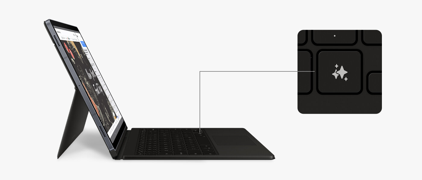 Urządzenie Galaxy Tab S10 z przymocowanym etui Book Cover Keyboard jest ustawione pod kątem w prawo, wyświetlając aplikację Note Assist na ekranie. Ekran jest podzielony, aby pokazać rozmowę z Bixby po jednej stronie. Zbliżenie podkreśla Galaxy AI Key na klawiaturze, pokazując jego lokalizację.