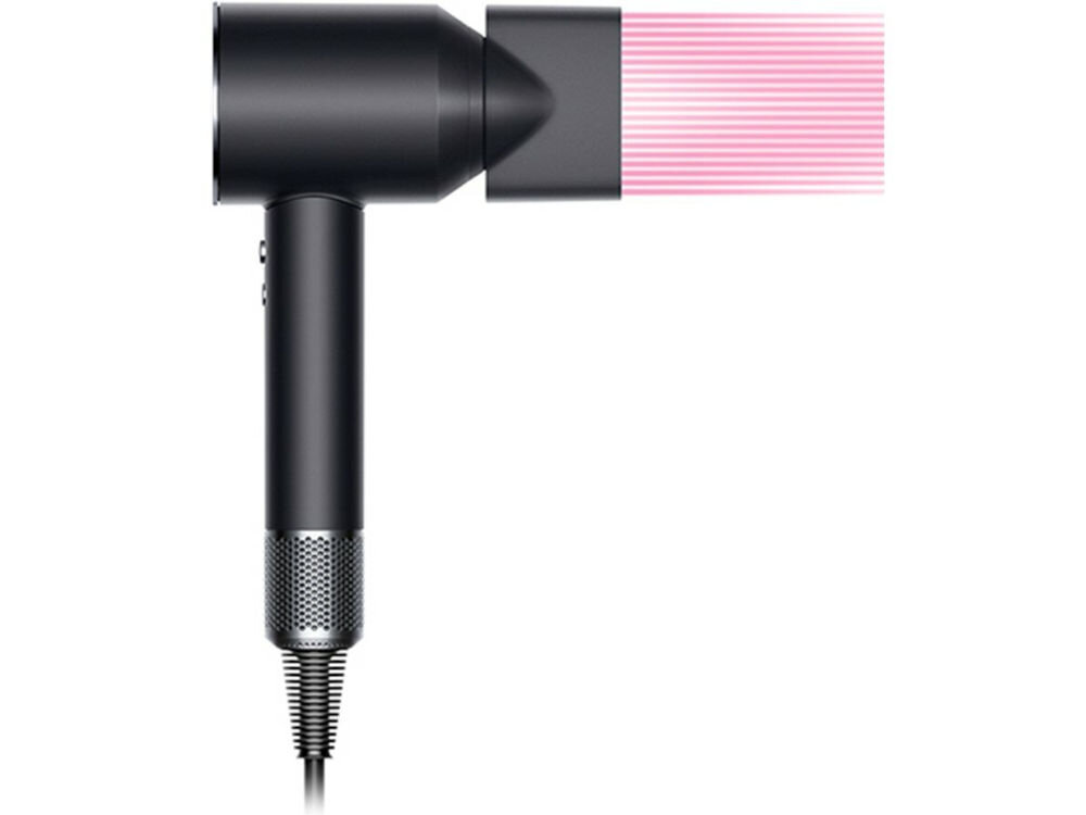 Suszarka Dyson Supersonic z założoną końcówką koncentratora kierującą strumień powietrza