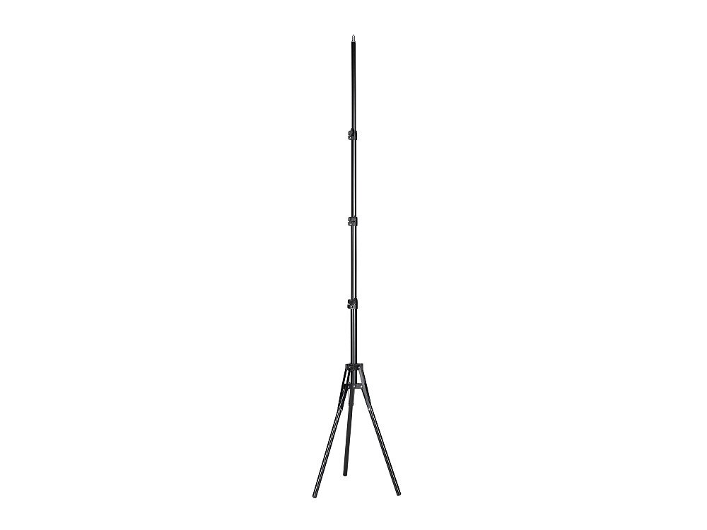 Czarny statyw oświetleniowy z trzema segmentami i rozkładanymi nogami. Statyw jest ustawiony na białym tle.