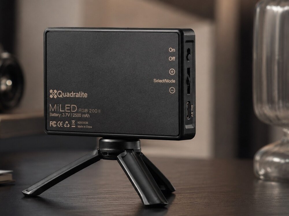 Quadralite MiLED RGB 200 II magnesy gwint 1/4 cala adapter zimnej stopki