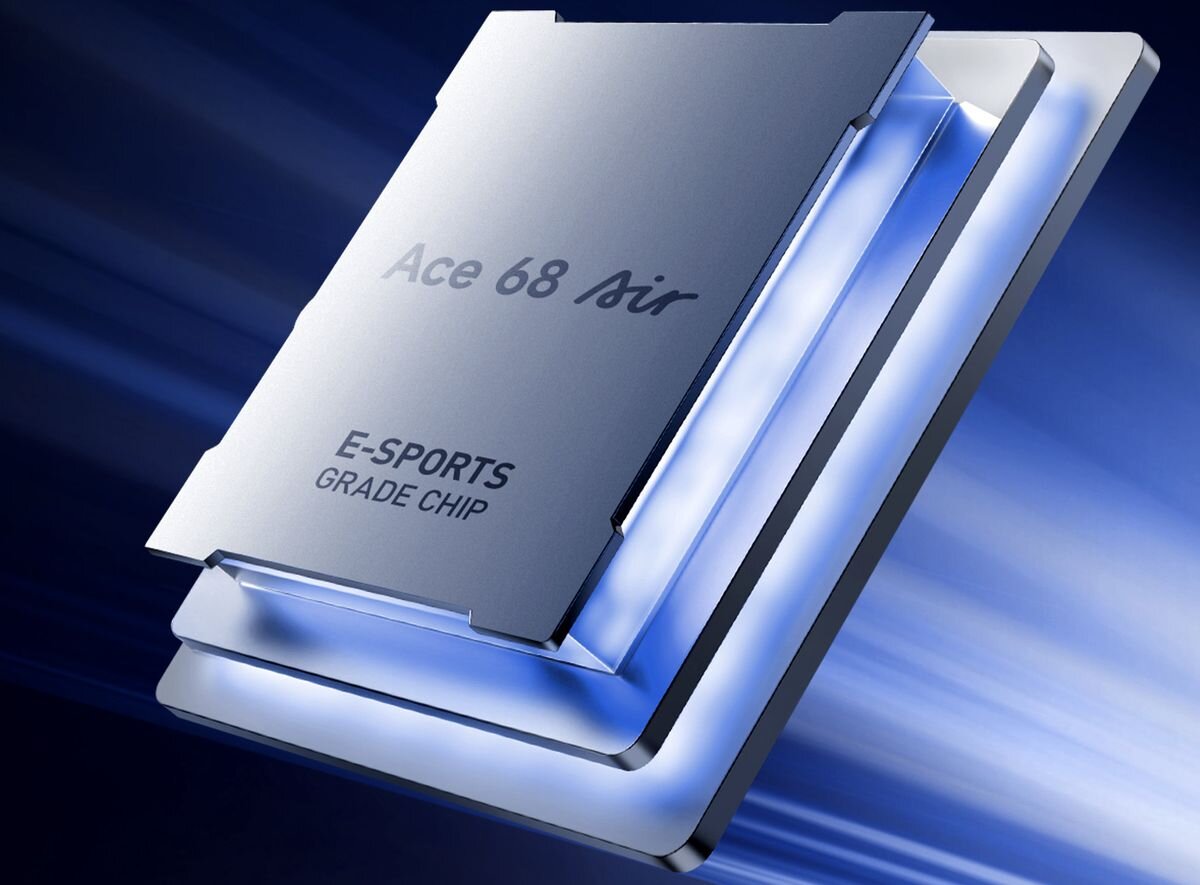 Obraz przedstawia metalowy element z napisem \'Ace 68 Air\' oraz \'E-SPORTS GRADE CHIP\'. Element jest oświetlony niebieskim światłem i ma warstwową strukturę.