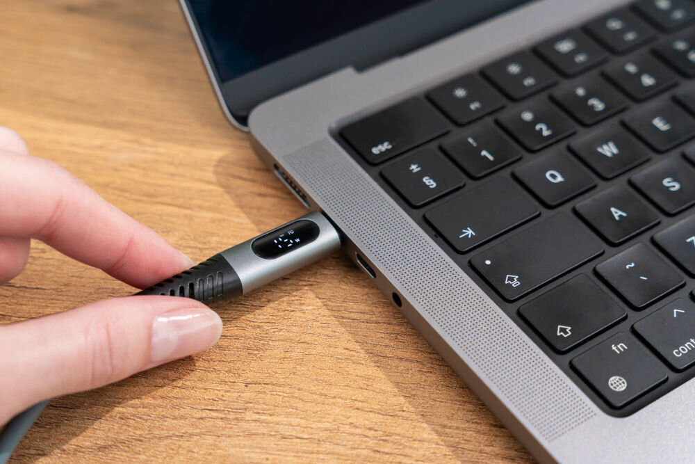 Kabel USB-C - USB-C XLINE z wyświetlaczem LCD 100W 1.5 m Szary podpinany do komputera synchronizacja obustronne usb-c