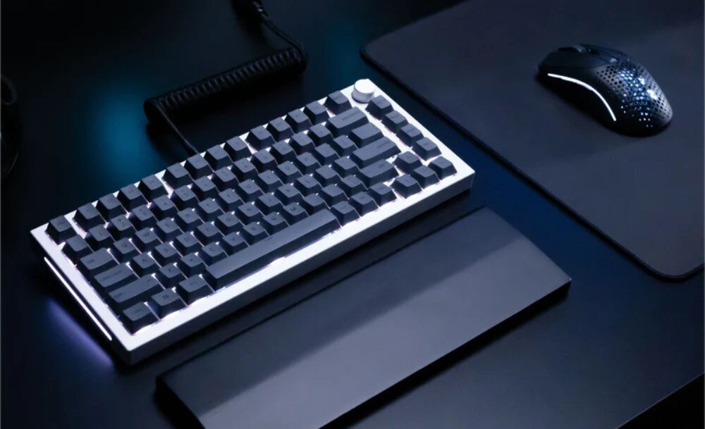 Klawisze GLORIOUS GPBT Black Ash cechy materiał powierzchnia