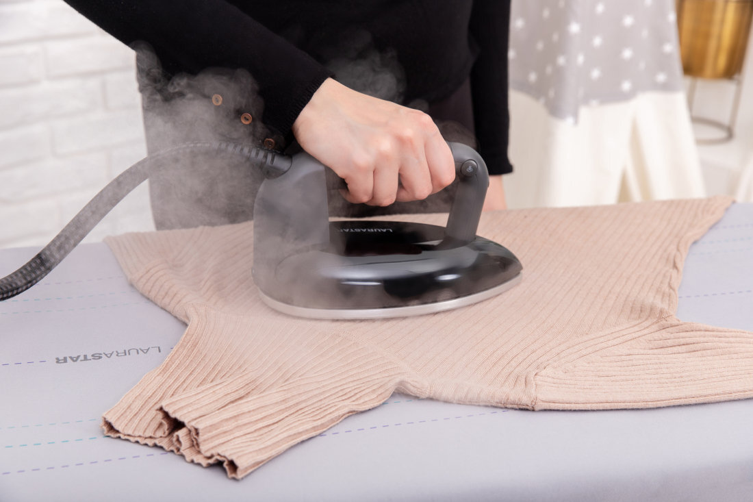 System do prasowania LAURASTAR Smart M Czarny łatwość prasowania profesjonalne żelazko generator pary deska system nadmuchu zasysanie