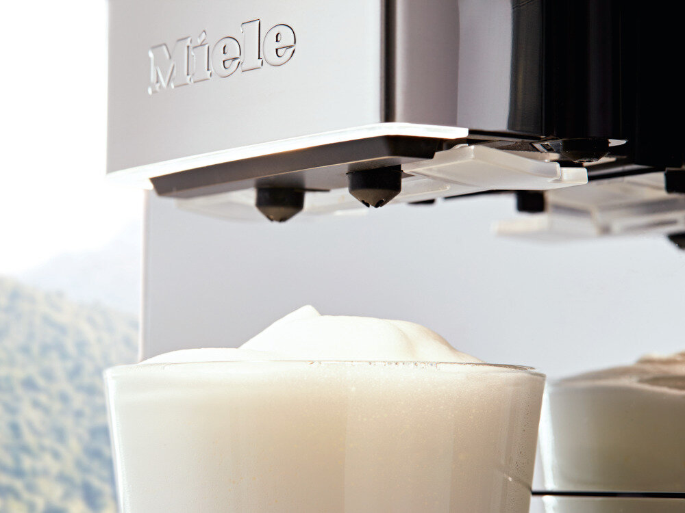Ekspres MIELE MilkPerfection CM 6160 BrilliantLight oswietlenie LED
