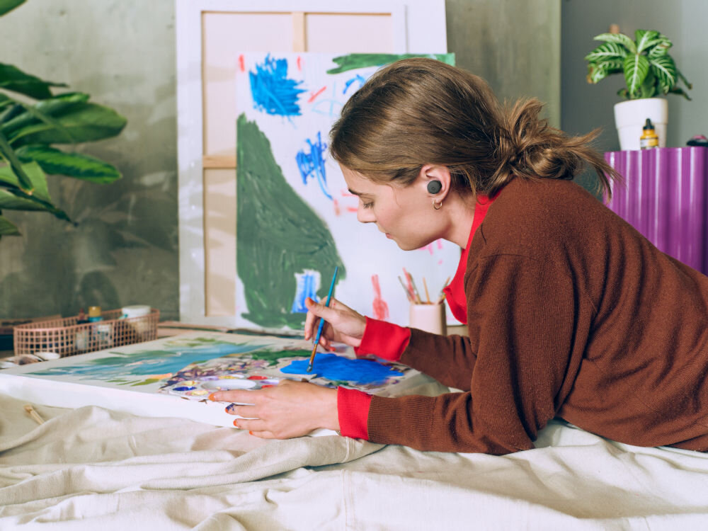 Słuchawki dokanałowe GOOGLE Pixel Buds 2a ANC rysująca osoba lekka konstrukcja wygoda dobre dopasowanie