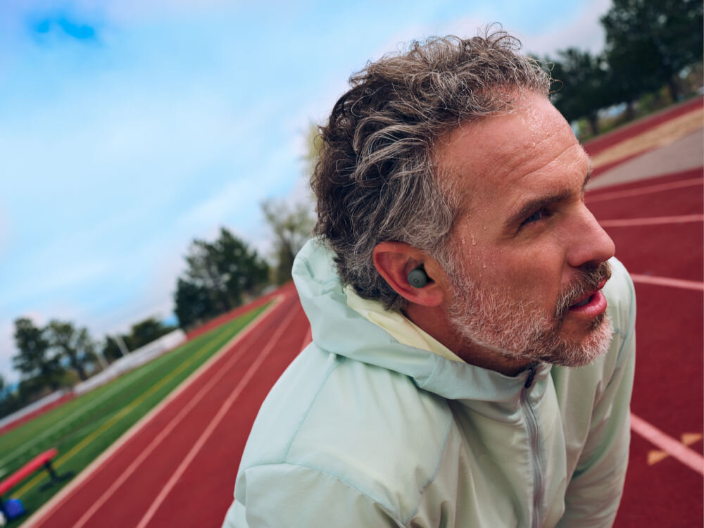 Słuchawki dokanałowe GOOGLE Pixel Buds 2a ANC biegająca osoba w słuchawkach odporność na pot odporność na wodę