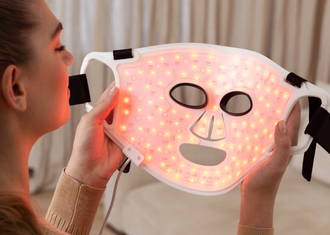 Maska LED SILK'N FLM100PE1001 Elastyczny materiał wykonanie elastyczny silikon wygodne noszenie użytkowanie korzystanie 4 paski