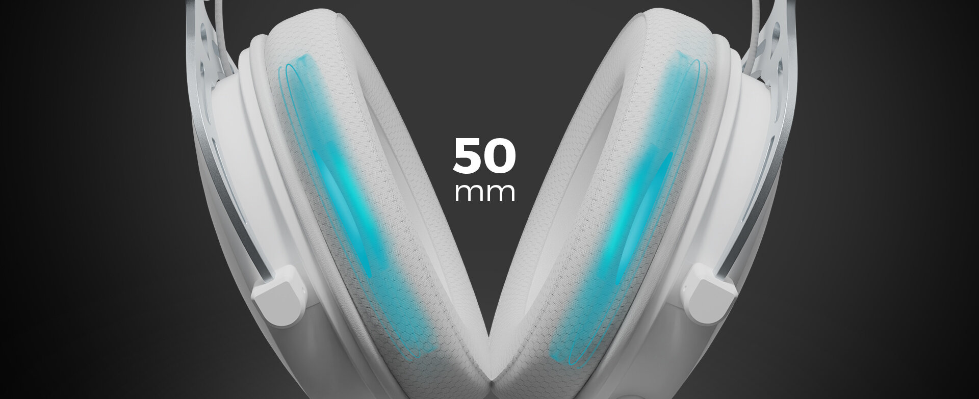 Białe słuchawki nauszne z niebieskim podświetleniem na poduszkach. Na środku widoczny jest tekst \'50 mm\'.