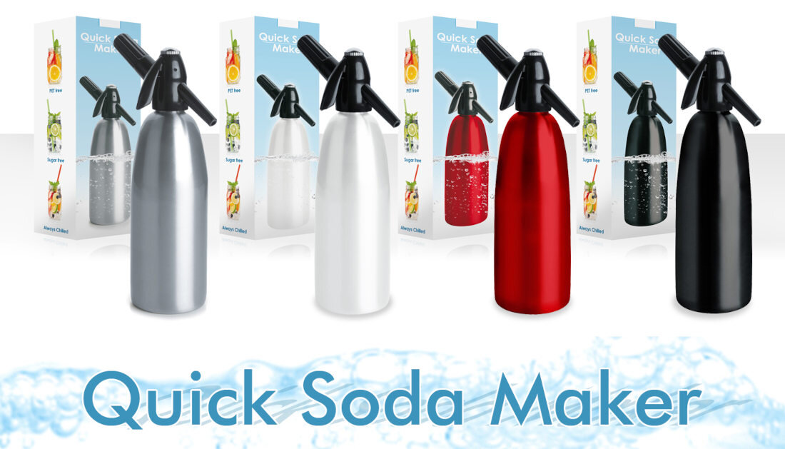 Na obrazie widoczne są cztery saturatory w kolorach srebrnym, białym, czerwonym i czarnym, ustawione przed opakowaniami z napisem \'Quick Soda Maker\'. Na dole znajduje się tekst \'Quick Soda Maker\' na tle z bąbelkami wody.