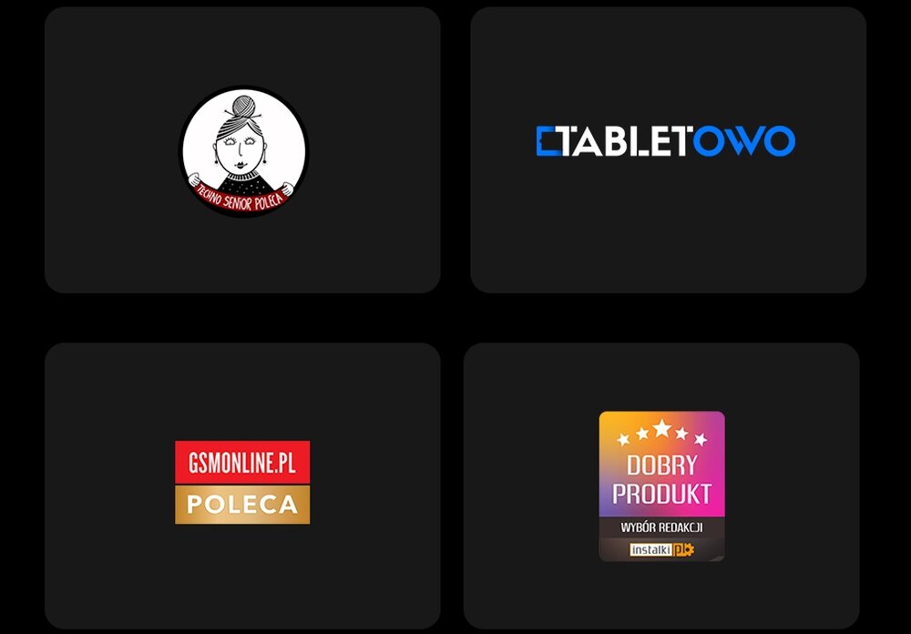 Obraz przedstawia cztery logotypy na czarnym tle. Widoczne teksty to: \'TECHNO SENIOR POLECA\', \'TABLETOWO\', \'GSMONLINE.PL POLECA\', \'DOBRY PRODUKT WYBÓR REDAKCJI instalki.pl\'.