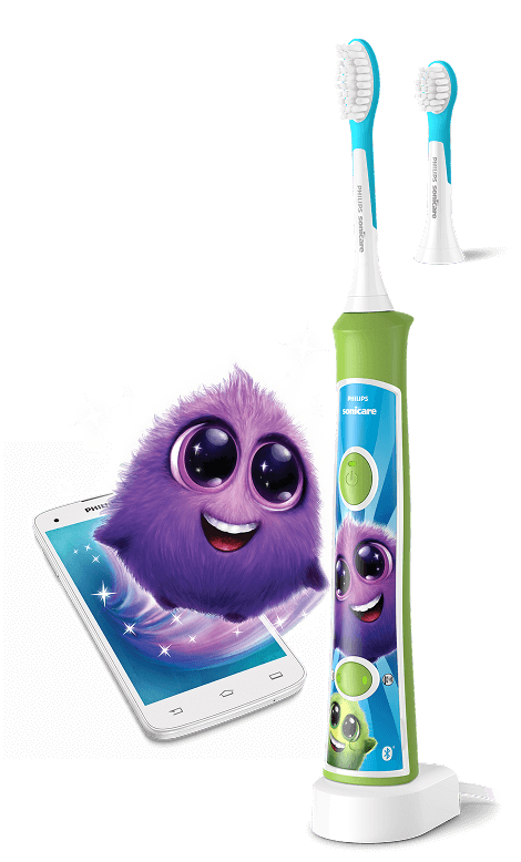 Szczoteczka soniczna z kolorowym uchwytem i dwoma wymiennymi główkami, obok której znajduje się animowana postać oraz smartfon z aplikacją. Na szczoteczce widoczne jest logo \'Philips Sonicare\'.