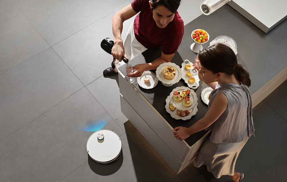 ROBOT SPRZĄTAJĄCY DREAME X60 Ultra Complete Biały Widzi więcej z OmniSight™  system OmniSight™ na technologii AI i dwóch szerokokątnych kamerach w czasie rzeczywistym 280 typów obiektów bardzo małe (od 1cm) 