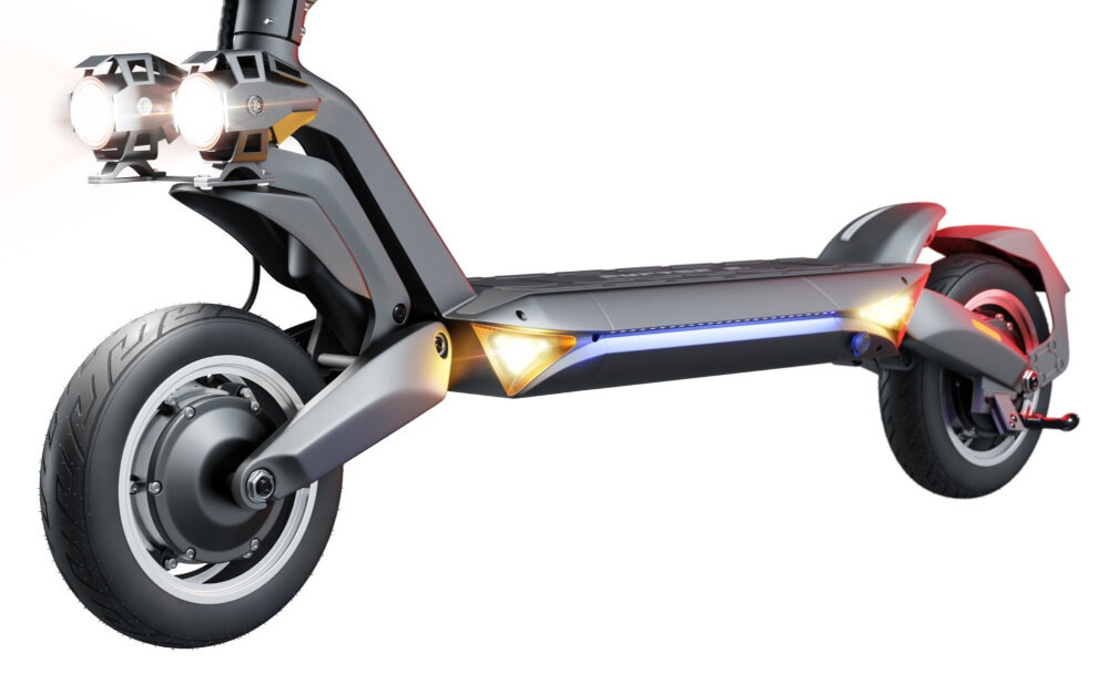 Czarna hulajnoga elektryczna z dużymi kołami, dwoma reflektorami z przodu i kolorowymi światłami LED na bokach. Posiada solidną konstrukcję z widocznymi amortyzatorami.
