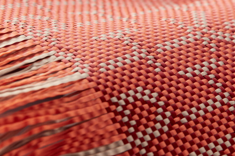 cienkie etui aramidowe iphone pitaka lekka konstrukcja