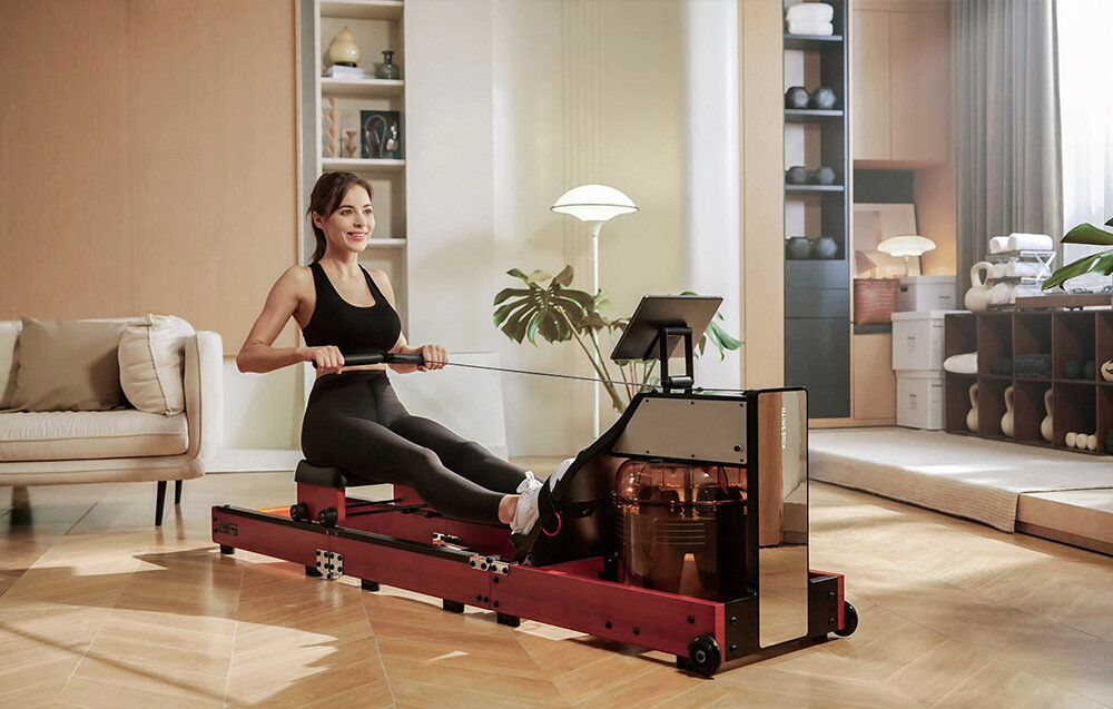 Wioślarz wodno-magnetyczny KINGSMITH WM10  zdjęcie lifestyle Trening całego ciała w domu