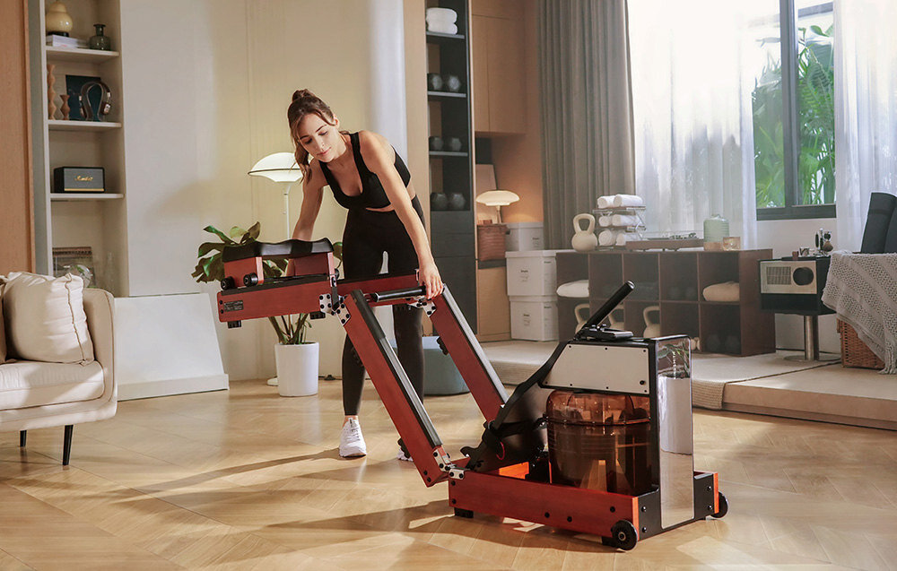 Wioślarz wodno-magnetyczny KINGSMITH WM10  zdjęcie lifestyle System Tri-Fold wymiary Podwójny system oporu 