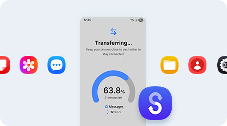 Na ekranie smartfona widoczny jest proces transferu danych z informacją \'Transferring... 63.8% 31 minutes left\'. Wokół ekranu znajdują się ikony aplikacji, takie jak kwiat, wiadomości, galeria, kontakty, kalendarz, notatki, ustawienia i duża ikona z literą \'S\'.