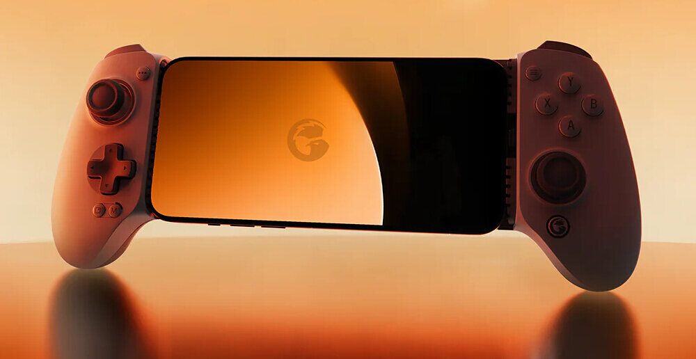 GameSir G8 Plus MFi personalizacja paneli kontroler Mobilny kontroler GameSir w kolorze białym zamontowany na smartfonie, widok od frontu w ciepłym, pomarańczowym oświetleniu