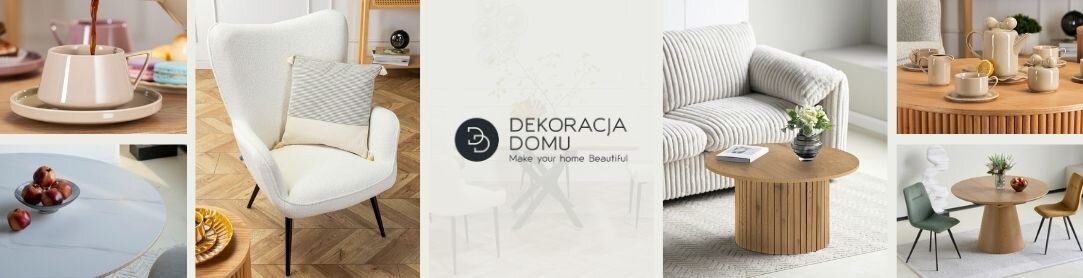 Kolaż przedstawiający różne elementy wystroju wnętrz, w tym białe krzesło z poduszką, okrągły drewniany stół z dekoracjami oraz logo z napisem \'DEKORACJA DOMU Make your home Beautiful\'.