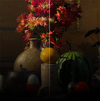 Martwa natura z kwiatami, owocami i naczyniami na stole. Po lewej stronie obraz jest ciemniejszy, a po prawej jaśniejszy.