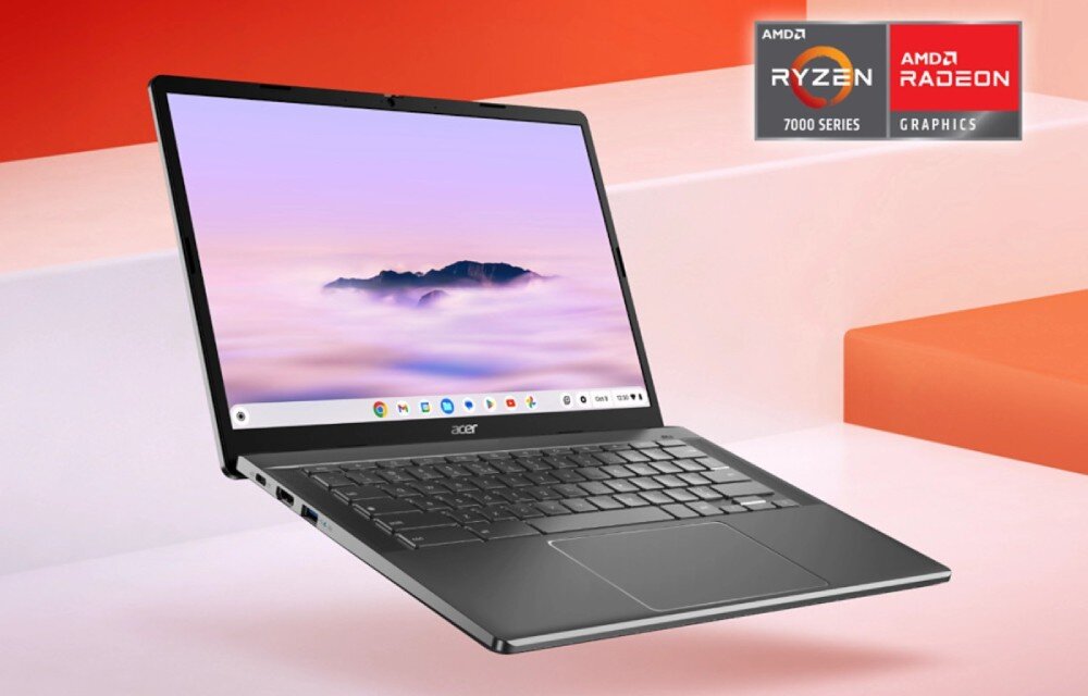 Laptop ACER Chromebook Plus 514 CB514-3H-R36J Srebrny laptop z otwartym ekranem unoszący się nad jasnym tłem, w prawym górnym rogu widoczne logotypy 'AMD Ryzen 7000 Series' i 'AMD Radeon Graphics', procesor, rdzenie, podzespoły, pamięć