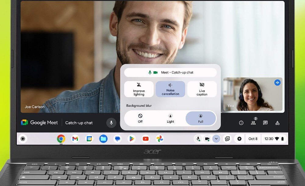 Laptop ACER Chromebook Plus 514 CB514-3H-R36J Zbliżenie na ekran laptopa podczas rozmowy wideo w aplikacji z dwoma osobami i widocznymi ustawieniami redukcji szumów, oświetlenia i rozmycia tła, kamera, nagrywanie, mikrofony, sztuczna inteligencja