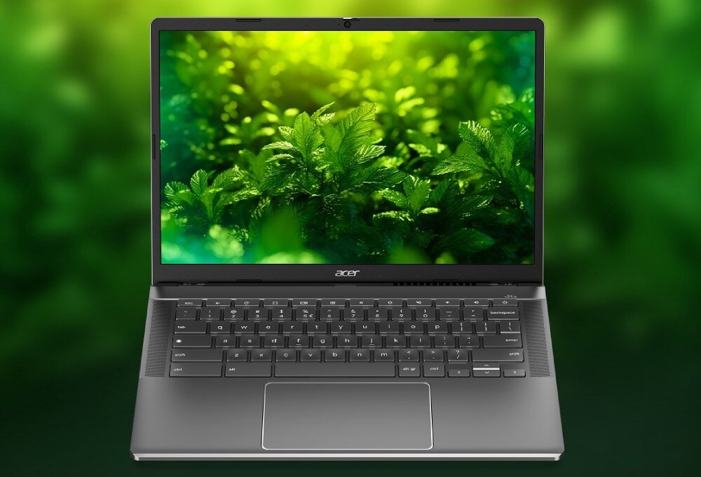 Laptop ACER Chromebook Plus 514 CB514-3H-R36J Laptop ustawiony na tle zieleni, na ekranie wyświetlone zdjęcie liści w intensywnych odcieniach zielonego, ekran, przekątna, rozdzielczość