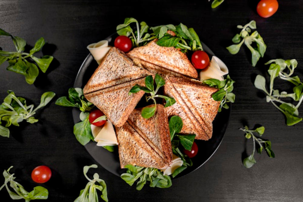 Opiekacz CONCEPT SV3080 Trzy funkcje w jednej obudowie Trzy funkcje trzy komplety wymiennych płyt do tostów, gofrów i grillowania różnorodne potrawy