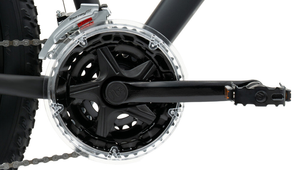 Rower górski MTB INDIANA X-Pulser 2.6 M15 26 cali męski Czarno-pomarańczowy zbliżenie na łańcuch łańcuch marki MAYA typu 7S M50 dopasowany do napędów 7-rzędowych odpowiednia konstrukcja ogniw wspiera płynną współpracę z kasetą i zębatkami bardziej równomierne przenoszenie mocy mniejsze zużycie pozostałych elementów napędu