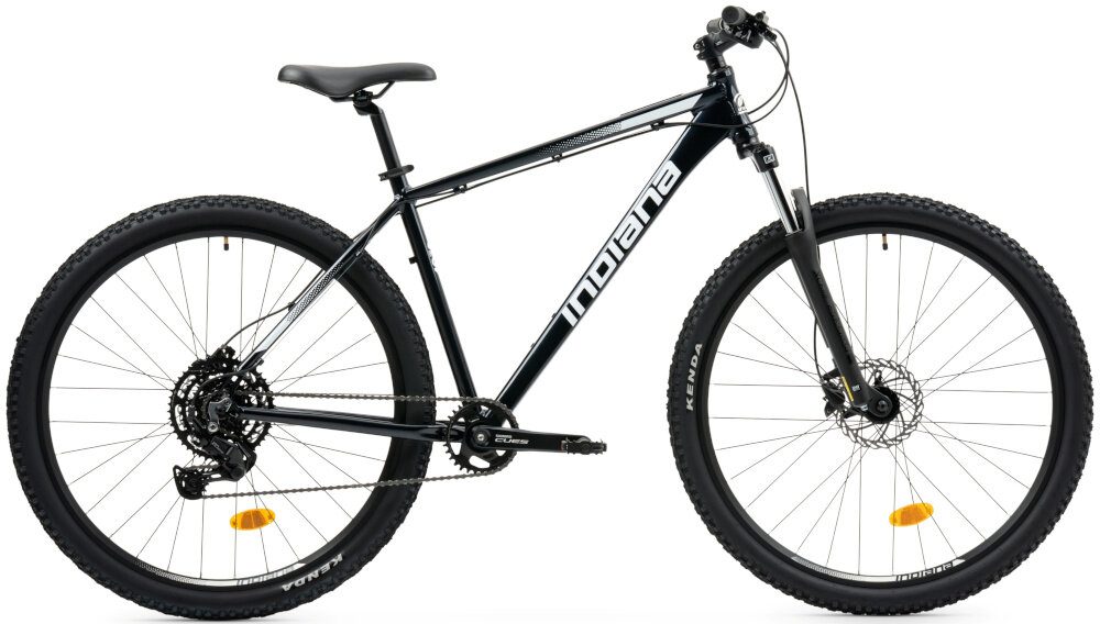 RRower górski MTB INDIANA X-Pulser 2.9 M17 29 cali męski Czarno-biały rower na białym tle widoczny z boku pasja jazda na rowerze środek transportu