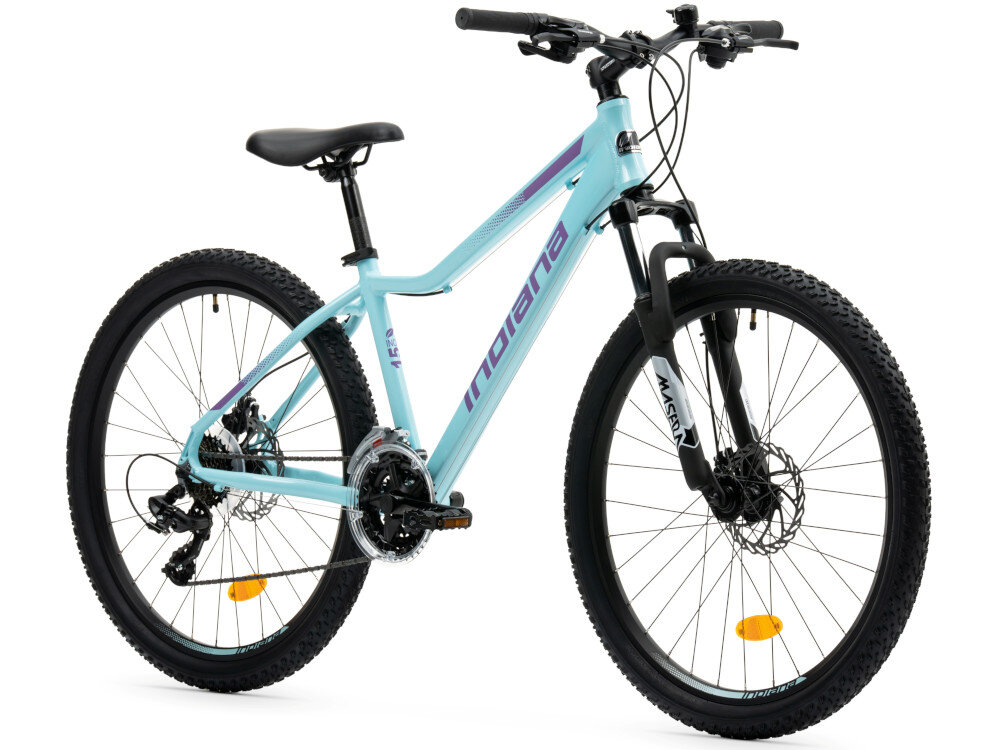 Rower górski MTB INDIANA X-Pulser 2.6 D15 26 cali damski Lazurowo-fioletowy rower na białym tle widoczny od przodu pod skosem góral dla sportowców do jazdy wyczynowej uniwersalny dla amatorów zwrotny łatwo wchodzący w zakręty do jazdy w mieście na drodze utwardzonej i nieutwardzonej w lesie górski szlak błocie piachu