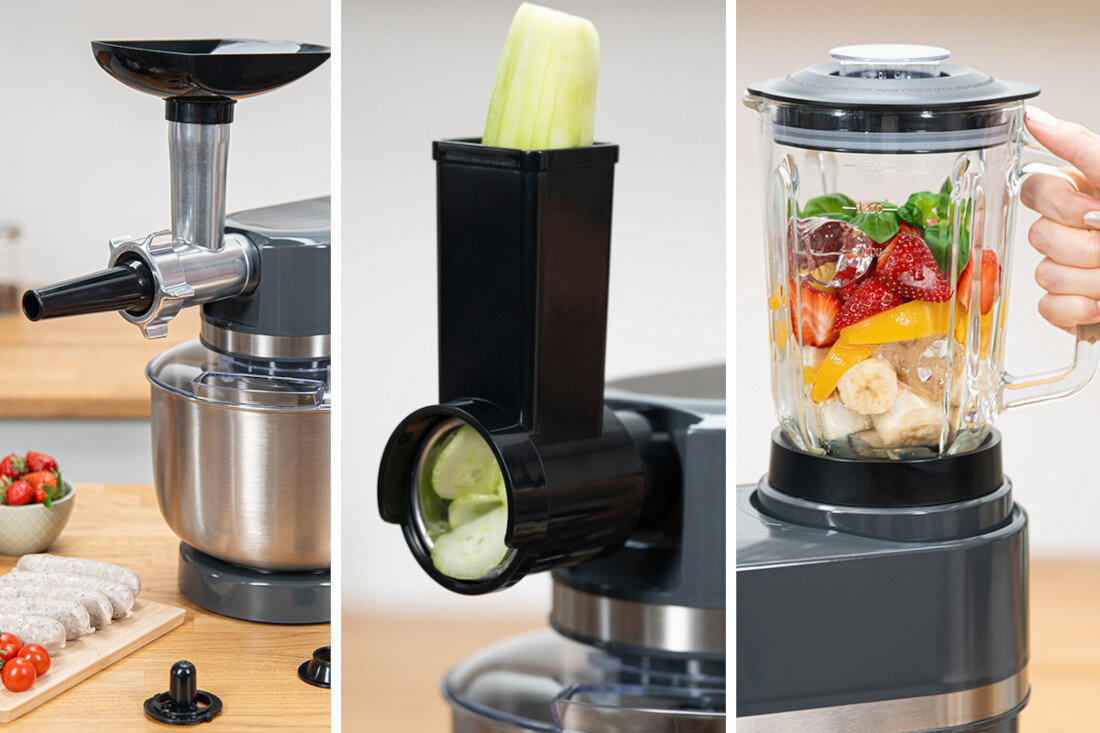 Trzy zdjęcia przedstawiające różne funkcje robota kuchennego: maszynkę do mięsa z metalowym lejkiem, tarkę z kawałkami ogórka oraz blender kielichowy z owocami i lodem w środku.