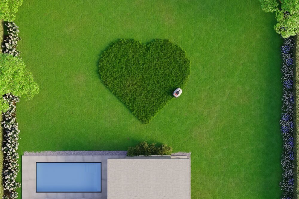 Robot koszący DREAME A1 Pro wzór na trawniku w kształcie serca artystyczne wzory koszenia tworzenie projektów kreatywne kształty