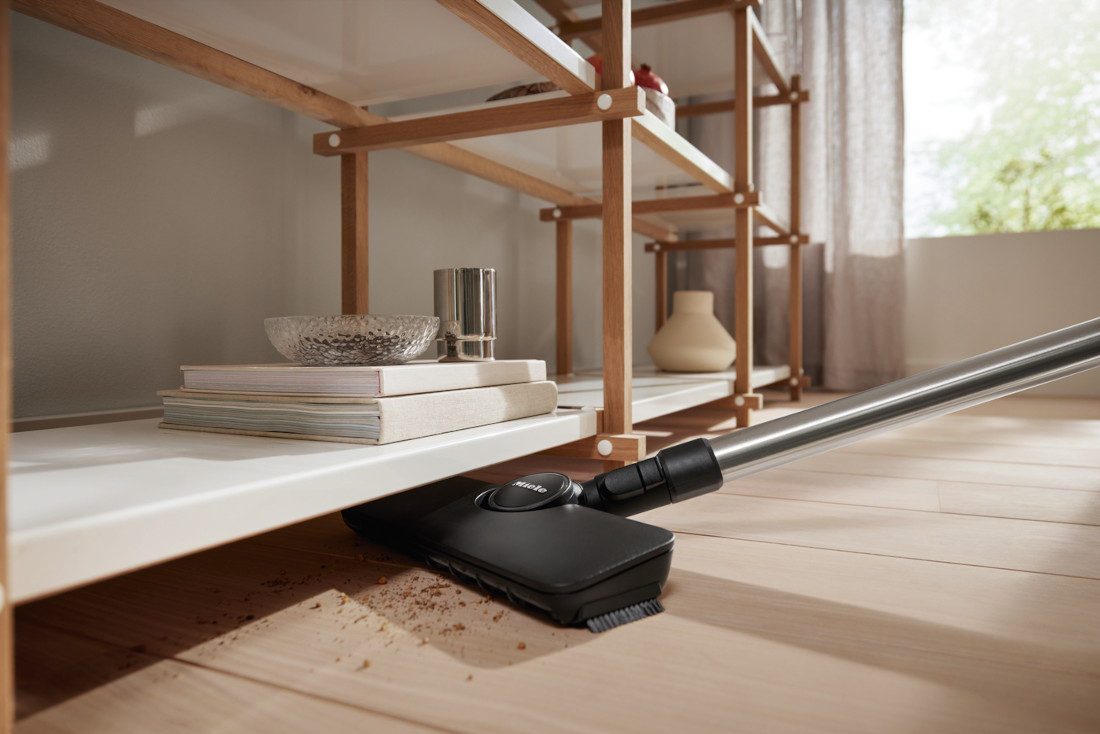 Odkurzacz MIELE Guard L1 Comfort Titanium Ssawka podłogowa AllFloor Szczotka podłogowa Miele AllFloor  delikatna dla twardych podłóg dla dywanów do sprzątania pod meblami płaska konstrukcja