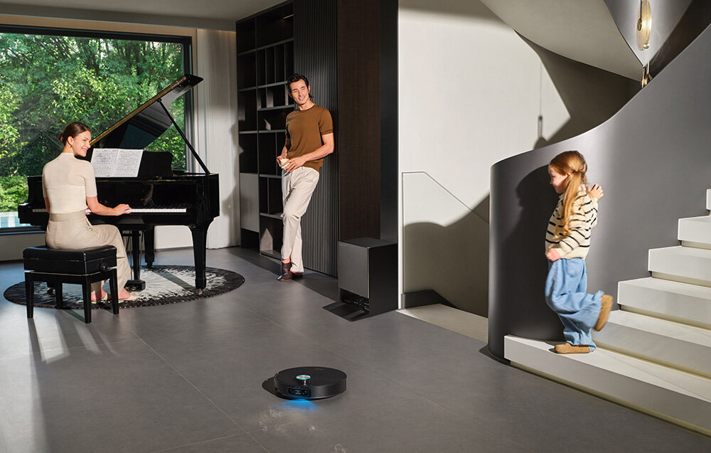 ROBOT SPRZĄTAJĄCY DREAME X60 Ultra Complete Czarny Pełna automatyzacja Automatycznie myje pady mopujące woda temperatura szybkie ładowanie w około 80 minut  dozowanie dwóch detergentów  neutralizacja zapachów