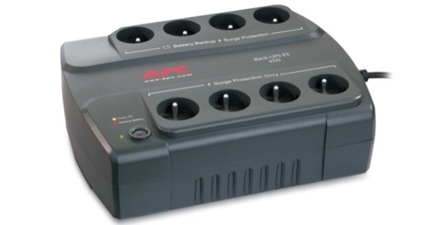 Zasilacz APC Back-UPS 400 - ochrona przed przepięciami zalety