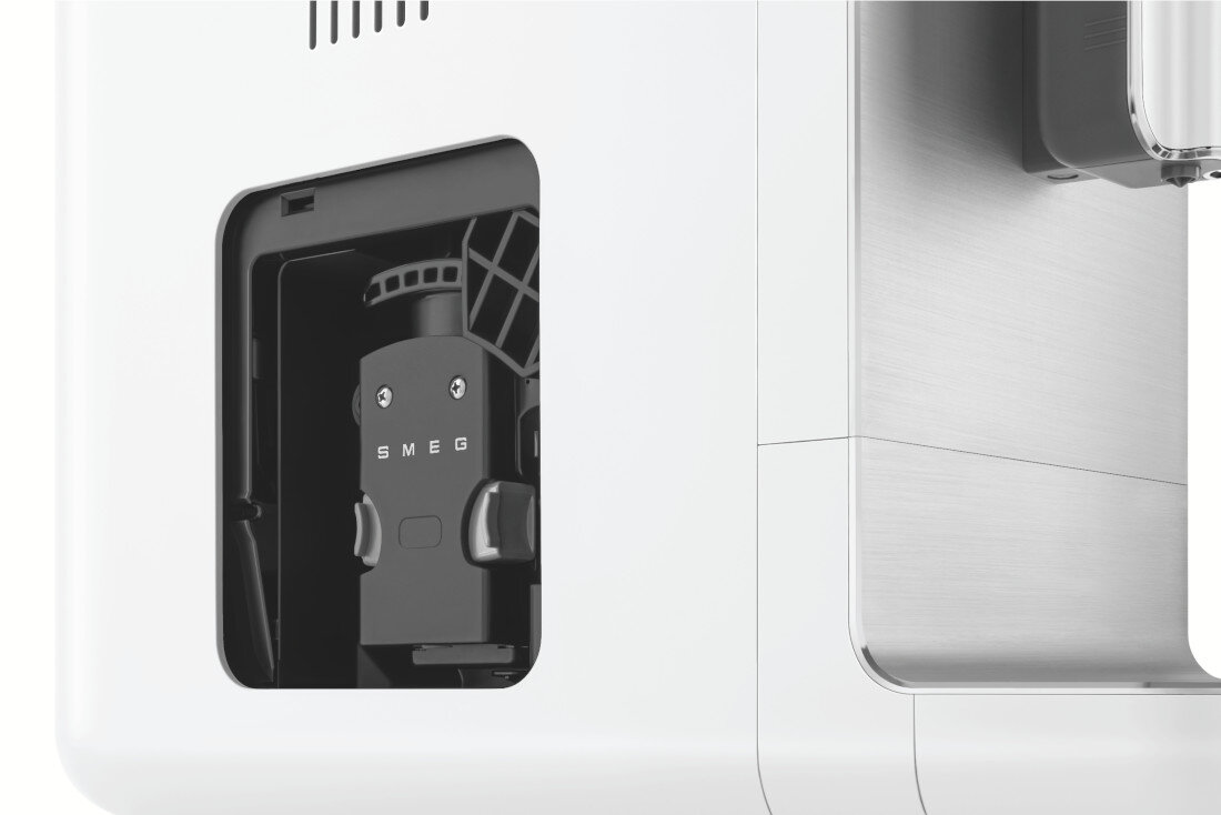 Ekspres SMEG BCC11WHMEU 18 cm szerokości Szybkie i stabilne grzanie System grzewczy Thermoblock  szybkie grzanie precyzja kontrola temperatura Krótki czas oczekiwania na gotowość