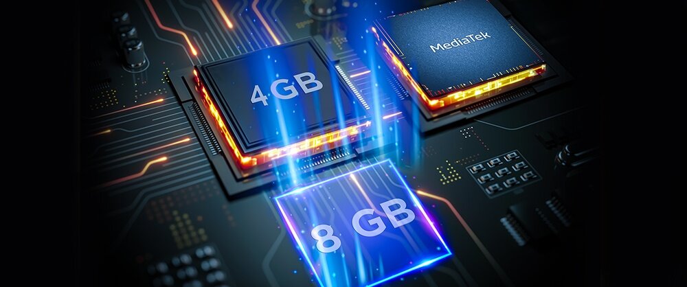 Obraz przedstawia trzy układy scalone na płycie głównej, z napisami \'4GB\', \'8GB\' i \'MediaTek\'. Układ z napisem \'8GB\' jest podświetlony niebieskim światłem.