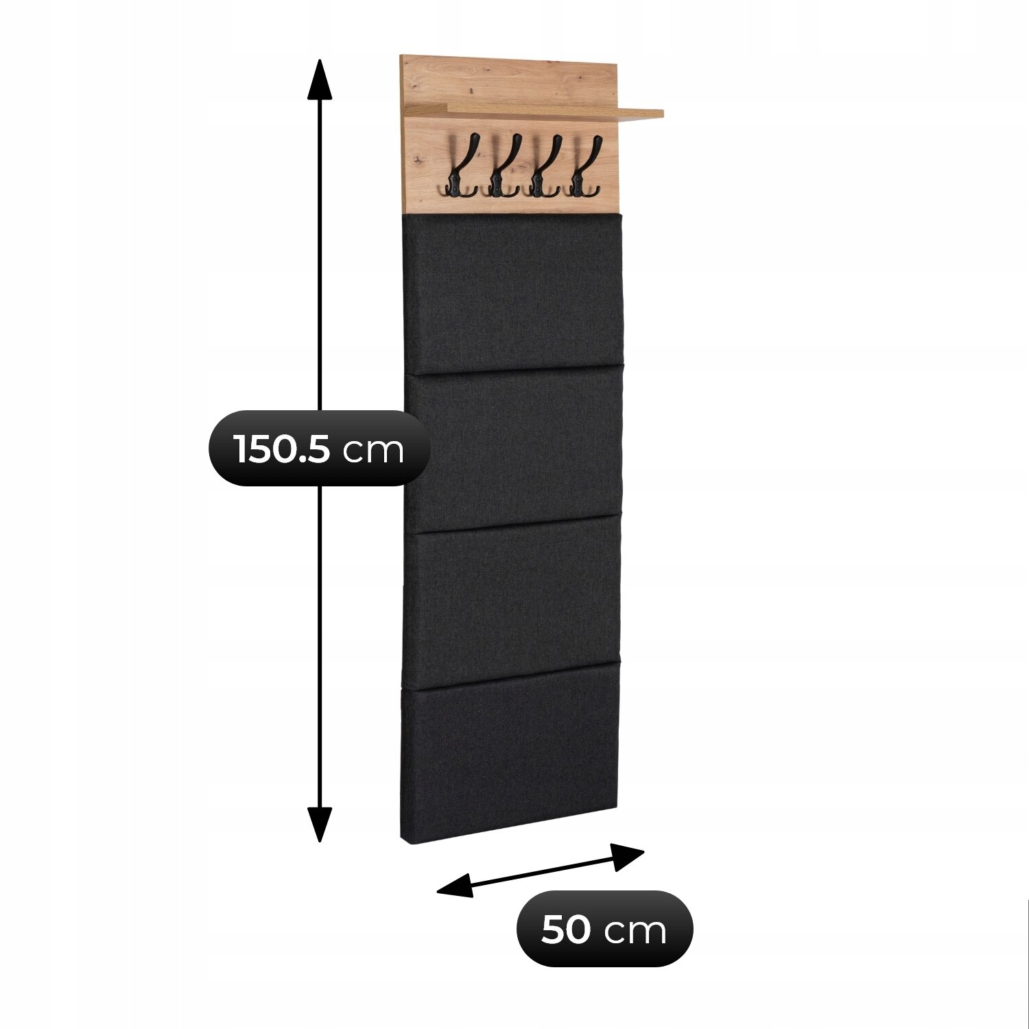 Wieszak na ubrania z panelem ściennym tapicerowanym w kolorze ciemnym, z czterema metalowymi haczykami i półką z jasnego drewna. Wymiary to 150.5 cm wysokości i 50 cm szerokości.
