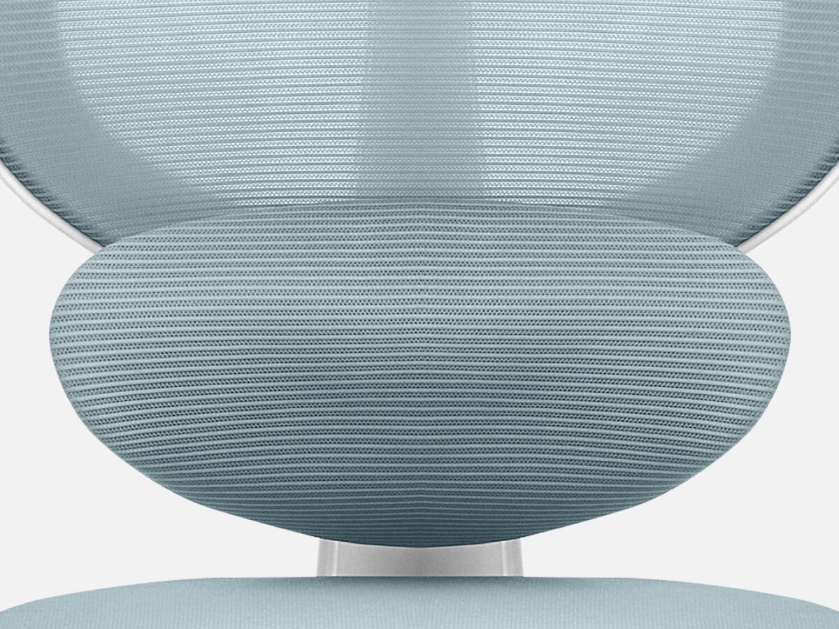 Fotel MARK ADLER Junior 4.5 Niebieski, zdrowie, dziecko, regulowane, lędźwia, na białym tle zbliżenie na podporę lędźwiową