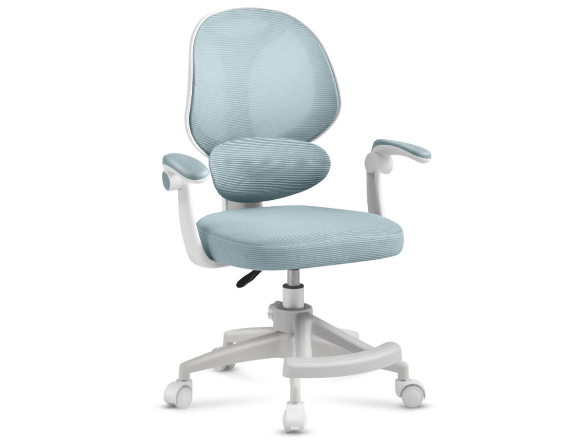 Fotel MARK ADLER Junior 4.5 Niebieski, elegancki, wkomponowanie, neutralny, aranżacja, na białym tle fotel frontem lewo skos