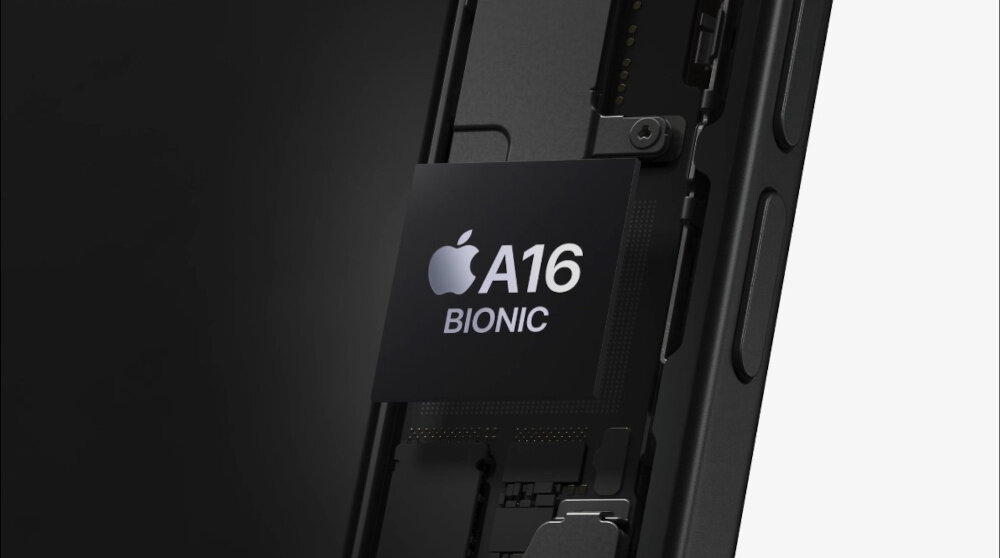 Widoczny jest element wewnętrzny urządzenia z napisem A16 BIONIC oraz logo producenta w kształcie nadgryzionego jabłka.