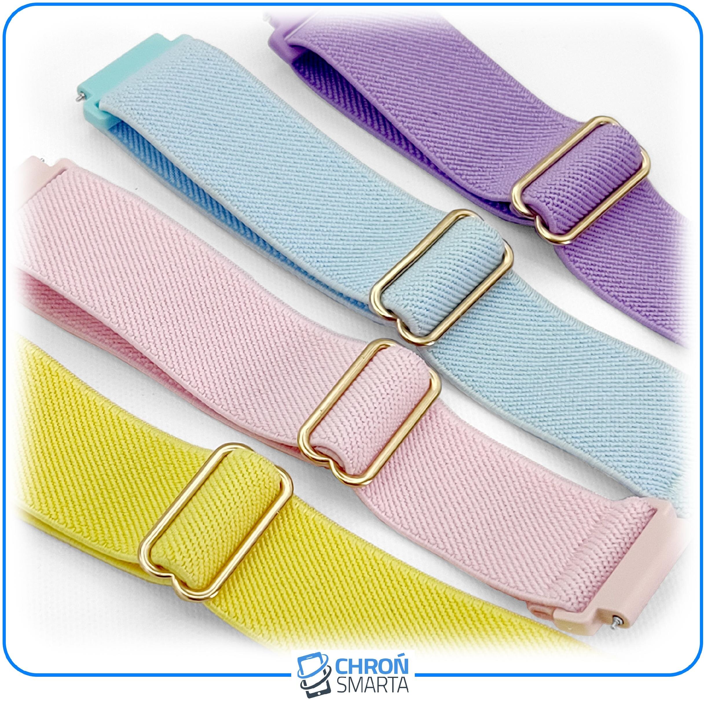 Na obrazie widoczne są cztery paski do smartwatcha w kolorach: fioletowym, niebieskim, różowym i żółtym, każdy z metalową klamrą. Na dole znajduje się logo z napisem \'CHROŃ SMARTA\'.