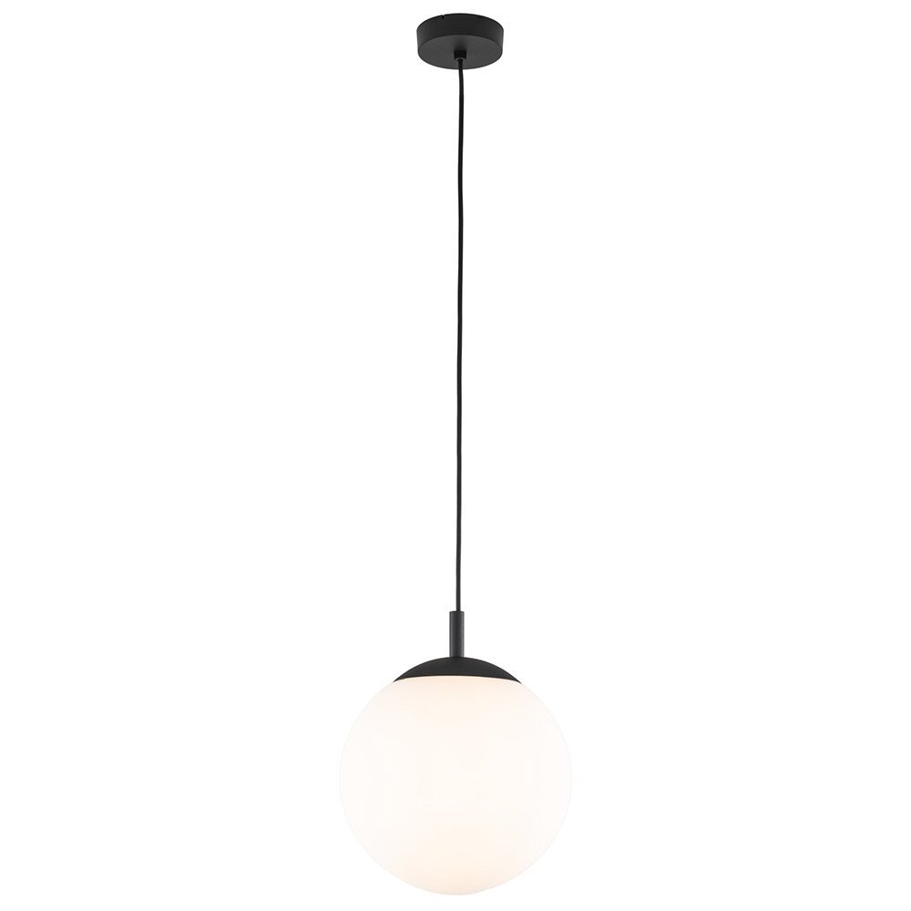 Na obrazie widoczna jest lampa wisząca z białym, kulistym kloszem i czarnym przewodem. Lampa ma nowoczesny design i jest zawieszona na czarnym mocowaniu sufitowym.