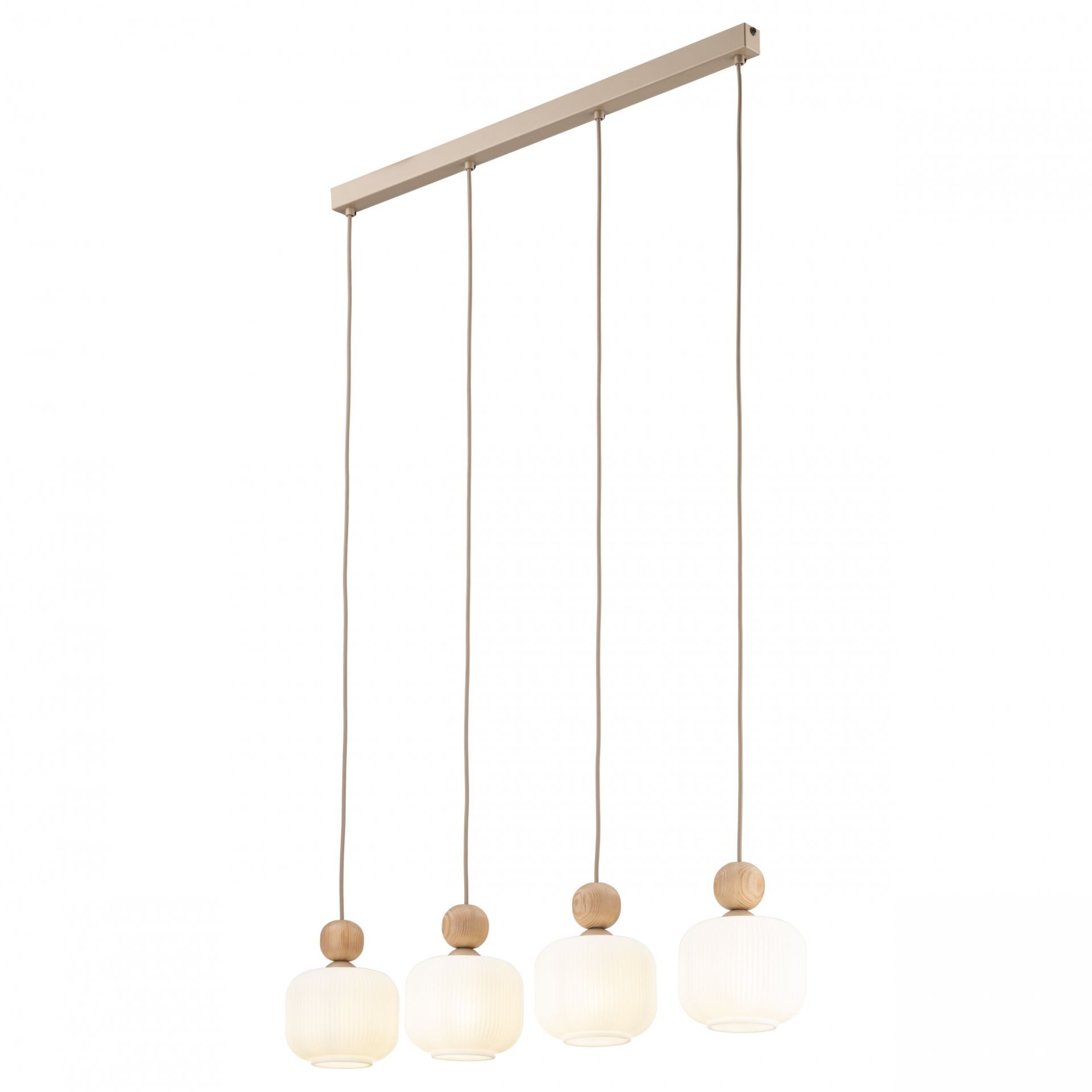 Lampa wisząca z czterema białymi kloszami wykonanymi z metalu i szkła, zawieszona na prostokątnej listwie. Każdy klosz jest ozdobiony drewnianym elementem i zawieszony na regulowanym przewodzie.
