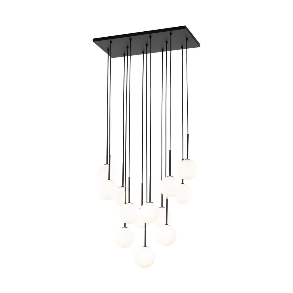 Lampa wisząca z czarną prostokątną podstawą i trzynastoma białymi kulistymi kloszami zawieszonymi na czarnych przewodach. Klosze są równomiernie rozmieszczone na różnych wysokościach.