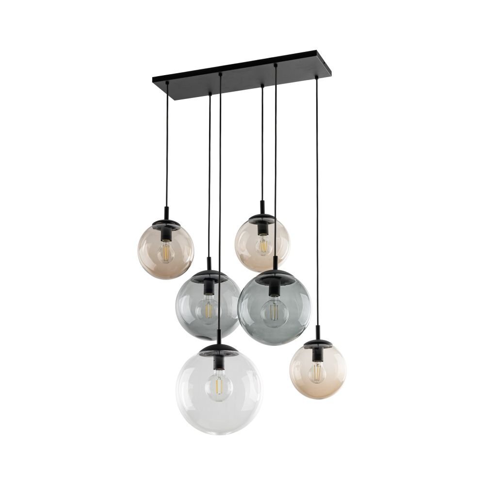 Lampa wisząca z sześcioma kulistymi kloszami w różnych kolorach, zawieszona na czarnym prostokątnym panelu. Każdy klosz posiada widoczną żarówkę wewnątrz.